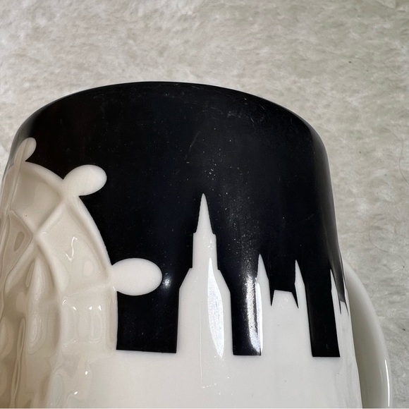 Starbucks Black/White Embossed London Relief Mug City Collection 16 oz - Picture 3 of 8